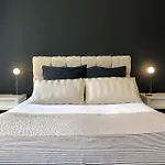 Lisbon Deluxe City Center Flat